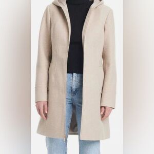 Women’s Vince Camuto Hooded Jacket in size M.